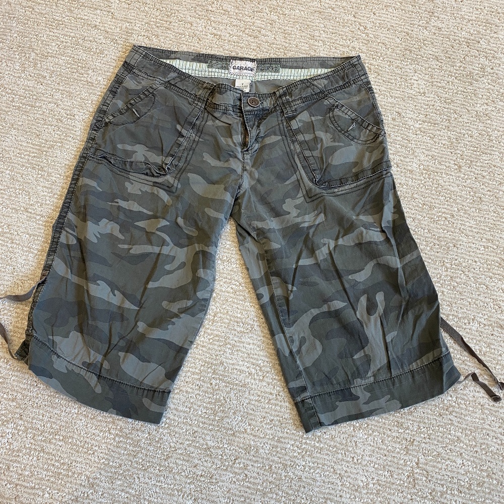 garage bermuda shorts camp size 7